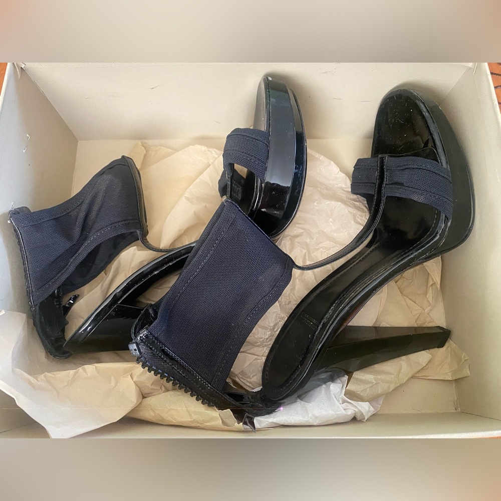 Authentic Burberry Heels - Picture 4 of 8